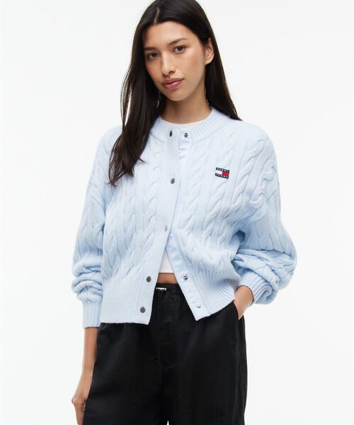tommy jeans(トミー ジーンズ)の「バッジケーブルカーディガン(カーディガン/ボレロ・レディース・ライラック系/ネイビー/ホワイト/サックスブルー系1・SMALL/X-SMALL/MEDIUM)」の4枚目の写真