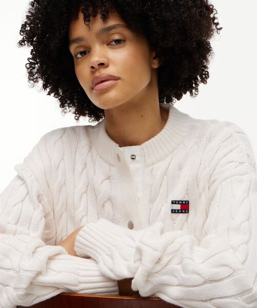 tommy jeans(トミー ジーンズ)の「バッジケーブルカーディガン(カーディガン/ボレロ・レディース・ライラック系/ネイビー/ホワイト/サックスブルー系1・SMALL/X-SMALL/MEDIUM)」の15枚目の写真