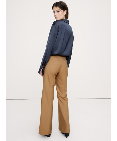 Banana Republic(バナナリパブリック)の「ミッドライズ フレア ストレッチ ウールブレンドパンツ(スラックス・レディース・ブラウン/キャメル/ブラック・6/4/8/0/2)」の6枚目の写真