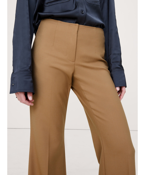 Banana Republic(バナナリパブリック)の「ミッドライズ フレア ストレッチ ウールブレンドパンツ(スラックス・レディース・ブラウン/キャメル/ブラック・6/4/8/0/2)」の7枚目の写真