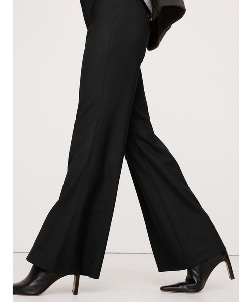 Banana Republic(バナナリパブリック)の「ミッドライズ フレア ストレッチ ウールブレンドパンツ(スラックス・レディース・ブラウン/キャメル/ブラック・6/4/8/0/2)」の1枚目の写真