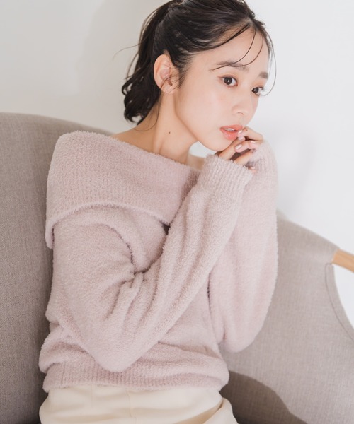 MISCH MASCH(ミッシュマッシュ)の「フワモコオフショルニット(ニット/セーター・レディース・グレー/ホワイト/ピンク・フリ-)」の1枚目の写真
