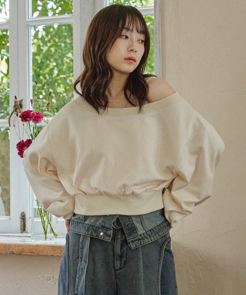 offshoulder sweatshirt / オフショルダースウェットトップス