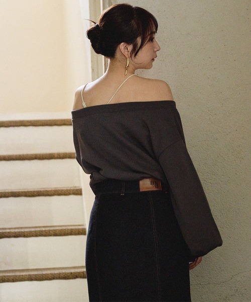 mideal（マイディール）の「offshoulder sweatshirt / オフショルダースウェットトップス（スウェット・レディース・アイボリー/チャコールグレー・FREE）」の7枚目の写真