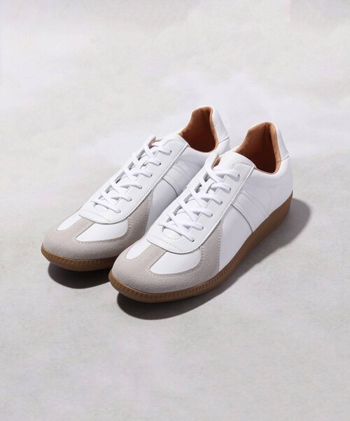 tk.TAKEO KIKUCHI（ティーケータケオキクチ）の「GERMAN TRAINER 別注レザースニーカー（スニーカー・メンズ・ブラック/ブラック系/ホワイト系9/ホワイト/ダークブラウン系・50/60/70）」の2枚目の写真