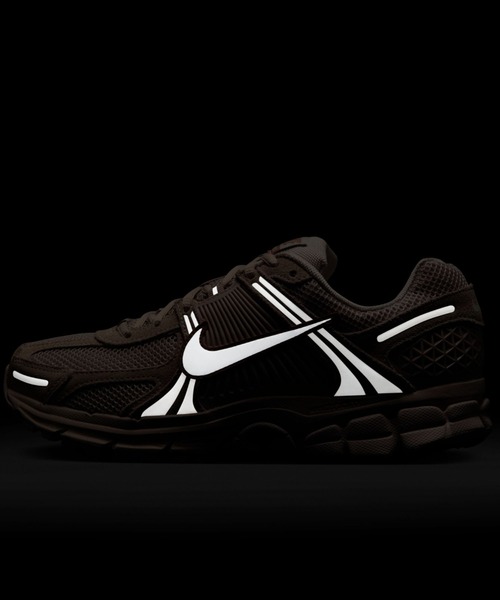 セール】NIKE Zoom Vomero 5（ナイキ ウィメンズ ズーム ボメロ 5