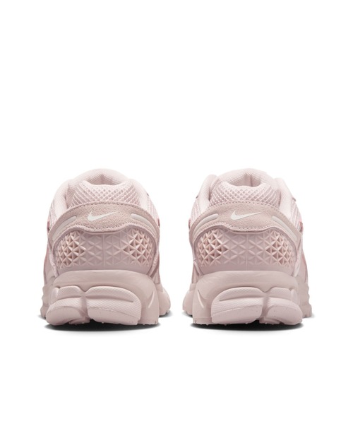 NIKE(ナイキ)の「NIKE Zoom Vomero 5(ナイキ ウィメンズ ズーム ボメロ 5)(スニーカー・レディース・ピンク系/ブラウン系・23cm/23.5cm/24.5cm/25cm/24cm)」の13枚目の写真