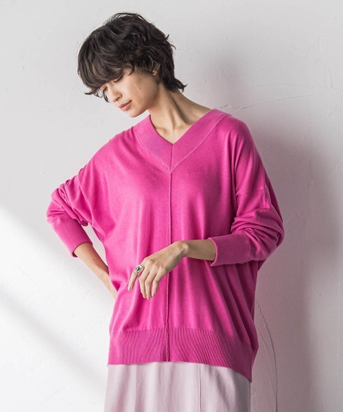 MAYSON GREY(メイソングレイ)の「シルクカシミヤVネックコクーンニットプルオーバー≪手洗い可能≫(ニット/セーター・レディース・ベージュ/ブラック/ブラウン/レッド/ピンク/イエロー/ブルー・M)」の1枚目の写真