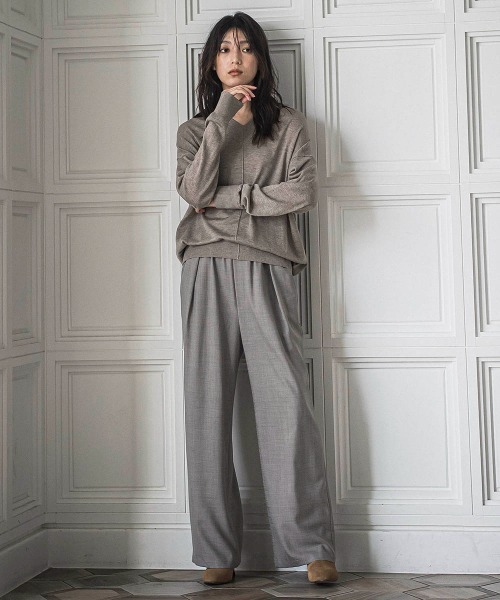 MAYSON GREY(メイソングレイ)の「シルクカシミヤVネックコクーンニットプルオーバー≪手洗い可能≫(ニット/セーター・レディース・ベージュ/ブラック/ブラウン/レッド/ピンク/イエロー/ブルー・M)」の10枚目の写真