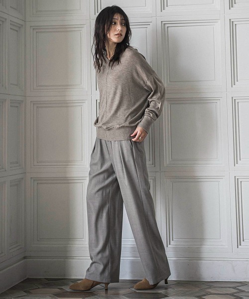 MAYSON GREY(メイソングレイ)の「シルクカシミヤVネックコクーンニットプルオーバー≪手洗い可能≫(ニット/セーター・レディース・ベージュ/ブラック/ブラウン/レッド/ピンク/イエロー/ブルー・M)」の12枚目の写真
