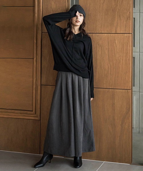 MAYSON GREY(メイソングレイ)の「シルクカシミヤVネックコクーンニットプルオーバー≪手洗い可能≫(ニット/セーター・レディース・ベージュ/ブラック/ブラウン/レッド/ピンク/イエロー/ブルー・M)」の19枚目の写真
