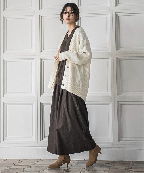 MAYSON GREY(メイソングレイ)の「シルクカシミヤVネックコクーンニットプルオーバー≪手洗い可能≫(ニット/セーター・レディース・ベージュ/ブラック/ブラウン/レッド/ピンク/イエロー/ブルー・M)」の22枚目の写真