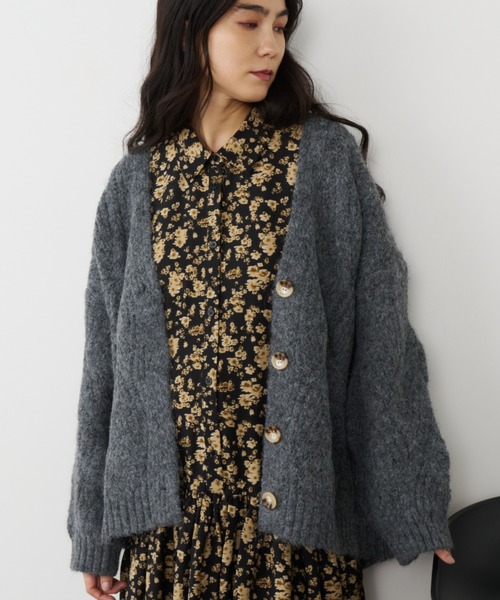 Libra Cue（リブラ キュー）の「ケーブルニットカーディガン（カーディガン/ボレロ・レディース・アイボリー/チャコールグレー・FREE）」の11枚目の写真