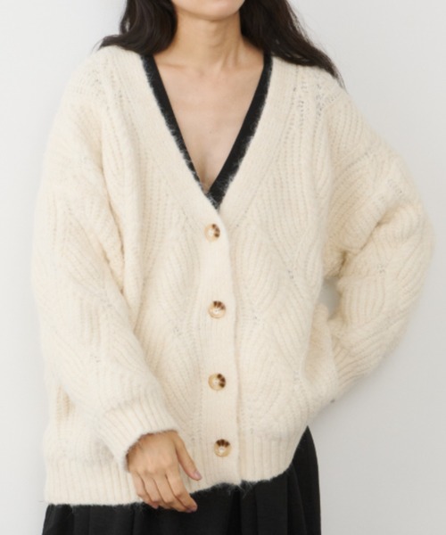 Libra Cue（リブラ キュー）の「ケーブルニットカーディガン（カーディガン/ボレロ・レディース・アイボリー/チャコールグレー・FREE）」の3枚目の写真
