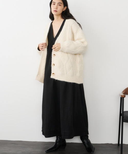 Libra Cue（リブラ キュー）の「ケーブルニットカーディガン（カーディガン/ボレロ・レディース・アイボリー/チャコールグレー・FREE）」の5枚目の写真