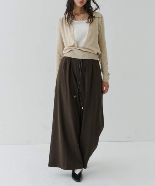 NUJOH(ヌゾ)の「Flow Silhouette Leather-String Pants / レザーコード ドローストリングパンツ(スラックス・レディース・ブラック/ブラウン/チャコールグレー・LARGE/MEDIUM/SMALL)」の3枚目の写真
