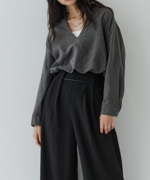NUJOH(ヌゾ)の「Flow Silhouette Leather-String Pants / レザーコード ドローストリングパンツ(スラックス・レディース・ブラック/ブラウン/チャコールグレー・LARGE/MEDIUM/SMALL)」の4枚目の写真