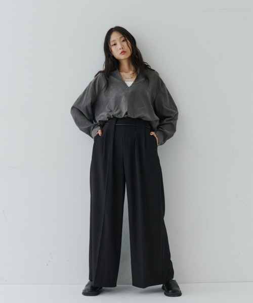 NUJOH(ヌゾ)の「Flow Silhouette Leather-String Pants / レザーコード ドローストリングパンツ(スラックス・レディース・ブラック/ブラウン/チャコールグレー・LARGE/MEDIUM/SMALL)」の6枚目の写真
