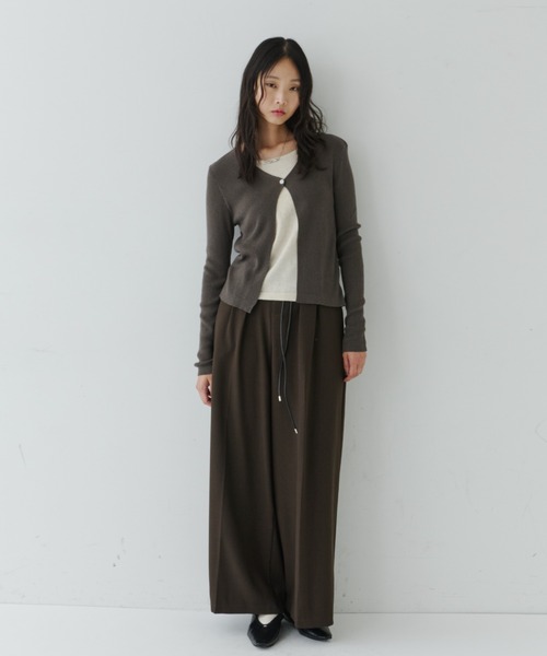 NUJOH(ヌゾ)の「Flow Silhouette Leather-String Pants / レザーコード ドローストリングパンツ(スラックス・レディース・ブラック/ブラウン/チャコールグレー・LARGE/MEDIUM/SMALL)」の12枚目の写真