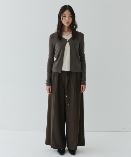 NUJOH(ヌゾ)の「Flow Silhouette Leather-String Pants / レザーコード ドローストリングパンツ(スラックス・レディース・ブラック/ブラウン/チャコールグレー・LARGE/MEDIUM/SMALL)」の14枚目の写真