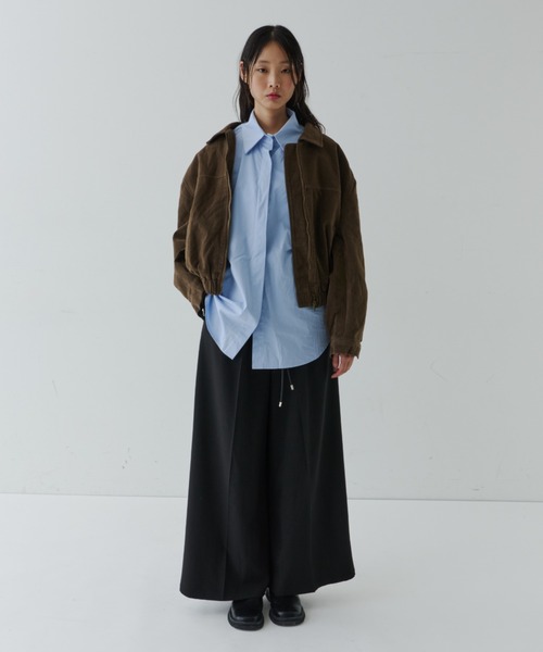 NUJOH(ヌゾ)の「Flow Silhouette Leather-String Pants / レザーコード ドローストリングパンツ(スラックス・レディース・ブラック/ブラウン/チャコールグレー・LARGE/MEDIUM/SMALL)」の16枚目の写真