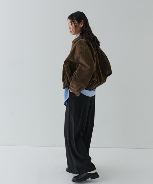 NUJOH(ヌゾ)の「Flow Silhouette Leather-String Pants / レザーコード ドローストリングパンツ(スラックス・レディース・ブラック/ブラウン/チャコールグレー・LARGE/MEDIUM/SMALL)」の20枚目の写真
