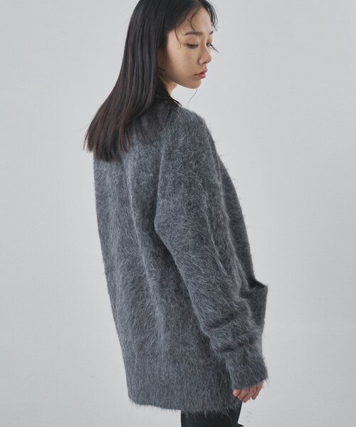 Whim Gazette（ウィムガゼット）の「スーリーアルパカカーディガン（カーディガン/ボレロ・レディース・オフホワイト/チャコールグレー・FREE）」の8枚目の写真