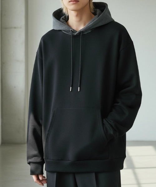 ARULE（アルール）の「A'GEM/9 × .kom 『ARULE/アルール』Layered Hood Design Pullover/レイヤードフードデザインプルオーバー（パーカー・メンズ・ブラック/グレー・L/XL）」の2枚目の写真