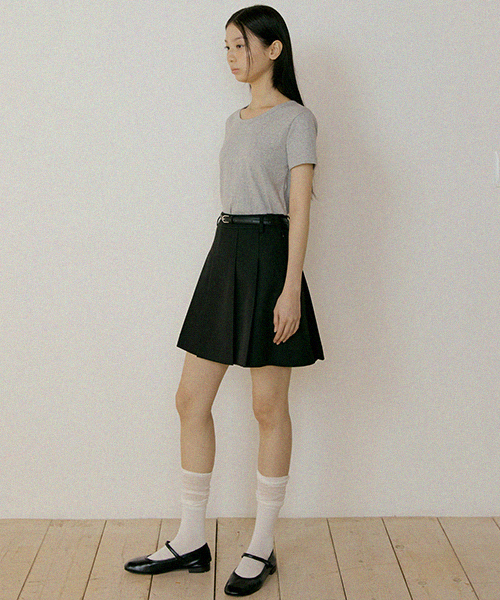 LINGSEOUL(リングソウル)の「pleated short skirt-black(スカート・レディース・その他・SMALL/MEDIUM)」の2枚目の写真