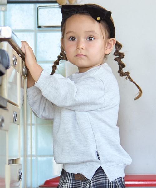 petit main（プティマイン）の「【プティプラ】GIRLSトレーナー（スウェット・キッズ・アイボリー/ブルーグレー/ライトピンク/ネイビー/ホワイト系その他/ライトグリーン/ダークブラウン/ブルー/ライトベージュ/レッド・80ｃｍ/120cm/90cm/130cm/110cm/100cm）」の12枚目の写真