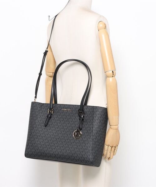 MICHAEL KORS(マイケルコース)の「CHARLOTTE 3 IN 1 トート ラージ - MKシグネチャー(トートバッグ・レディース・ブラック・FREE)」の8枚目の写真