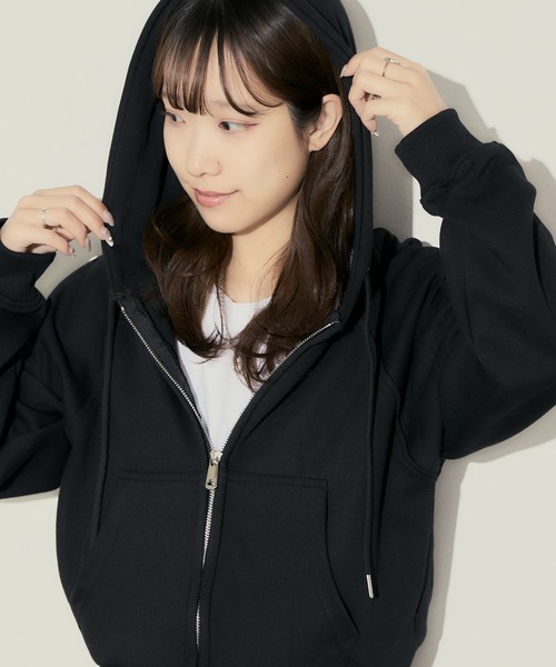 H.TOKYO(エイチトウキョウ)の「クロップドフルジップパーカー(パーカー・レディース・カーキ/ブラック/グレー・MEDIUM/LARGE/X-LARGE)」の18枚目の写真