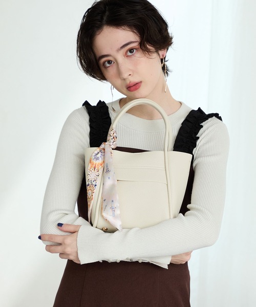 31 Sons de mode（トランテアン　ソン　ドゥ　モード）の「スカーフ付きハンドバッグ（ハンドバッグ・レディース・ベージュ/イエロー/ブラック/グリーン/アイボリー・ﾌﾘ-）」の2枚目の写真