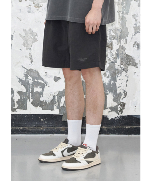 LIMELIGHT APPAREL(ライムライトアパレル)の「アパレル ライムライトロゴ ナイロンショーツ(チャコール/グレー)(その他パンツ・メンズ・その他・SMALL/MEDIUM/LARGE/X-LARGE/XX-LARGE)」の1枚目の写真