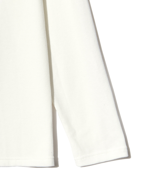PIECEMAKER(ピースメーカー)の「FLOWER OFF-SHOULDER WAFFLE LS (WHITE)(Tシャツ/カットソー・レディース・その他・FREE)」の4枚目の写真