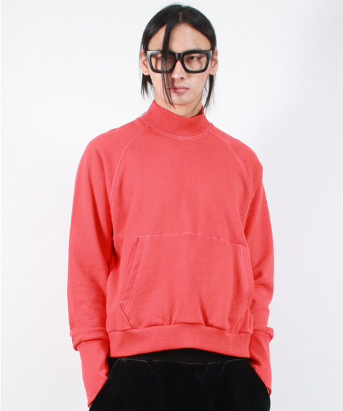 DEMARC（ドゥマーク）の「M HIGH-NECK MEDIUM-FIT STITCH RAGLAN SWEATSHIRT -  Red（スウェット・メンズ・その他・FREE）」の3枚目の写真