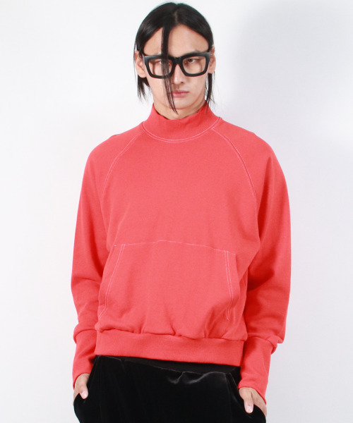 DEMARC（ドゥマーク）の「M HIGH-NECK MEDIUM-FIT STITCH RAGLAN SWEATSHIRT -  Red（スウェット・メンズ・その他・FREE）」の5枚目の写真