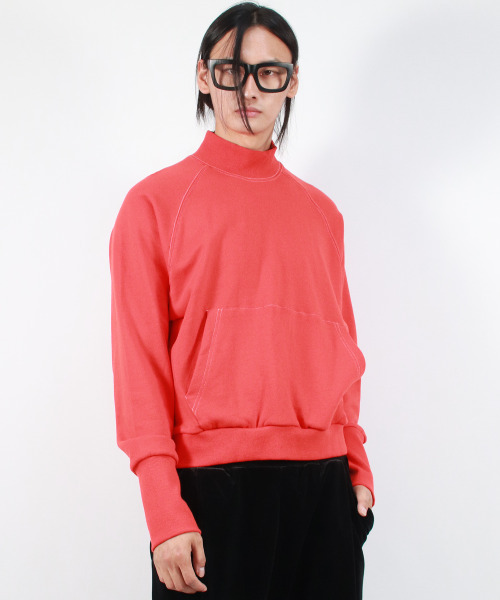 DEMARC（ドゥマーク）の「M HIGH-NECK MEDIUM-FIT STITCH RAGLAN SWEATSHIRT -  Red（スウェット・メンズ・その他・FREE）」の7枚目の写真