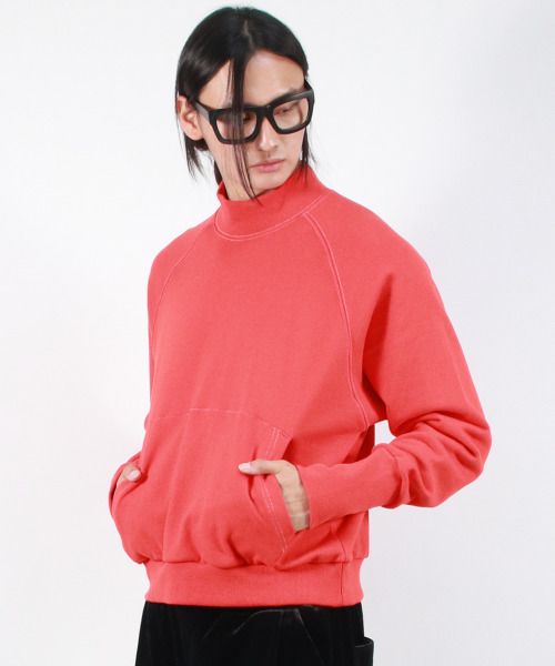 DEMARC（ドゥマーク）の「M HIGH-NECK MEDIUM-FIT STITCH RAGLAN SWEATSHIRT -  Red（スウェット・メンズ・その他・FREE）」の9枚目の写真