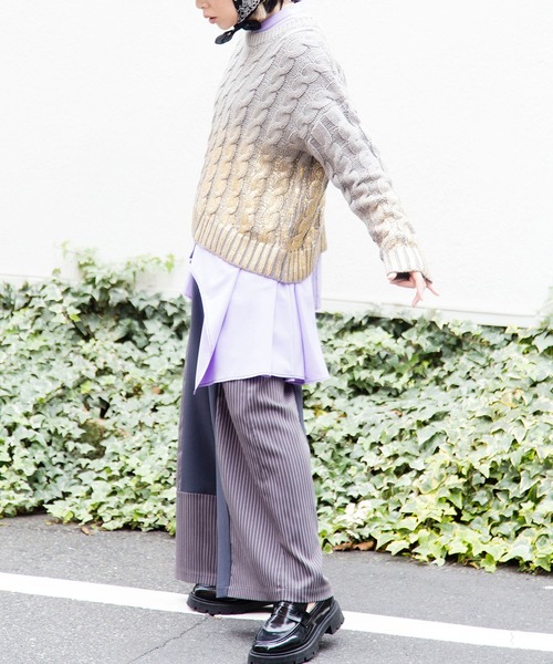 OSMOSIS(オズモーシス)の「グラデーションケーブルニットプルオーバー(ニット/セーター・レディース・ブラック/アイボリー/グレー・ONE SIZE)」の6枚目の写真