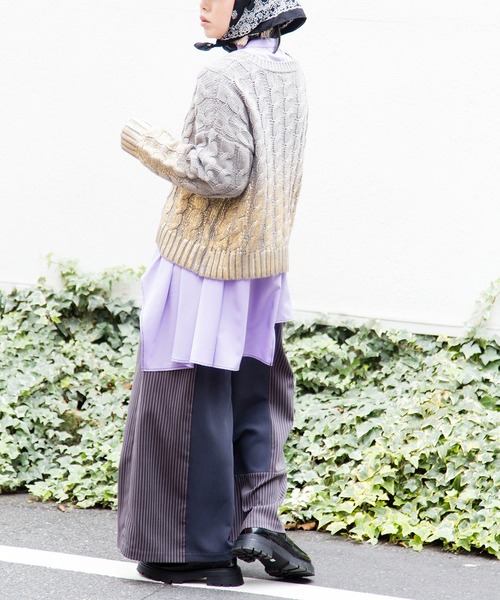 OSMOSIS(オズモーシス)の「グラデーションケーブルニットプルオーバー(ニット/セーター・レディース・ブラック/アイボリー/グレー・ONE SIZE)」の7枚目の写真