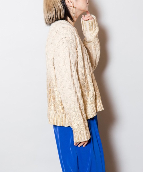 OSMOSIS(オズモーシス)の「グラデーションケーブルニットプルオーバー(ニット/セーター・レディース・ブラック/アイボリー/グレー・ONE SIZE)」の19枚目の写真