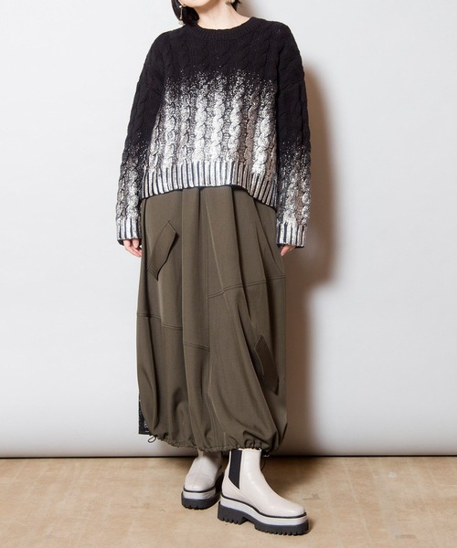 OSMOSIS(オズモーシス)の「グラデーションケーブルニットプルオーバー(ニット/セーター・レディース・ブラック/アイボリー/グレー・ONE SIZE)」の20枚目の写真