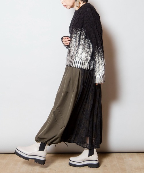 OSMOSIS(オズモーシス)の「グラデーションケーブルニットプルオーバー(ニット/セーター・レディース・ブラック/アイボリー/グレー・ONE SIZE)」の21枚目の写真