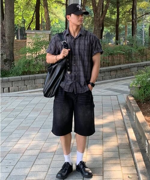 KANEITEI(カネイテイ)の「バミューダデニムショートパンツ(グレー)(その他パンツ・レディース・グレー・MEDIUM/LARGE/X-LARGE)」の5枚目の写真