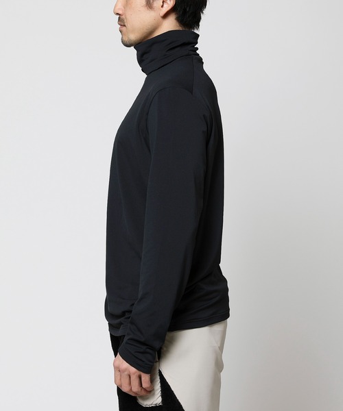 VANQUISH(ヴァンキッシュ)の「VANQUISH / ヴァンキッシュ VAアイコン ハイネック 長袖Tシャツ(Tシャツ/カットソー・メンズ・ブラック・FREE)」の2枚目の写真