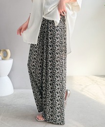 classicalelf（クラシカルエルフ）の「涼しくラクして、きれいが続く。タック入り総柄ワイドイージーパンツ(ウエストゴム)（その他パンツ）」