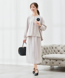 a.v.v（アーヴェヴェ）の「サテンナロースカート【洗える/速乾/毛玉になりにくい/イージーケア】（スカート）」