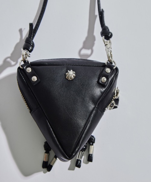 TOGA PULLA（トーガ　プルラ）の「【TOGA PULLA/トーガプルラ】Triangle shoulder pouch/トライアングルショルダーポーチ（ショルダーバッグ・レディース・ブラック・FREE）」の8枚目の写真
