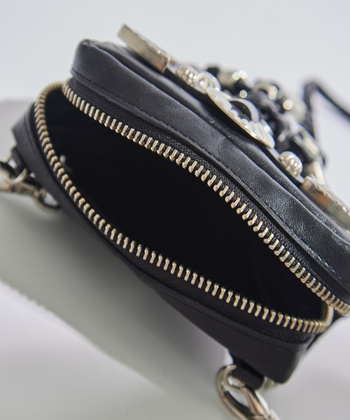 TOGA PULLA（トーガ　プルラ）の「【TOGA PULLA/トーガプルラ】Triangle shoulder pouch/トライアングルショルダーポーチ（ショルダーバッグ・レディース・ブラック・FREE）」の6枚目の写真